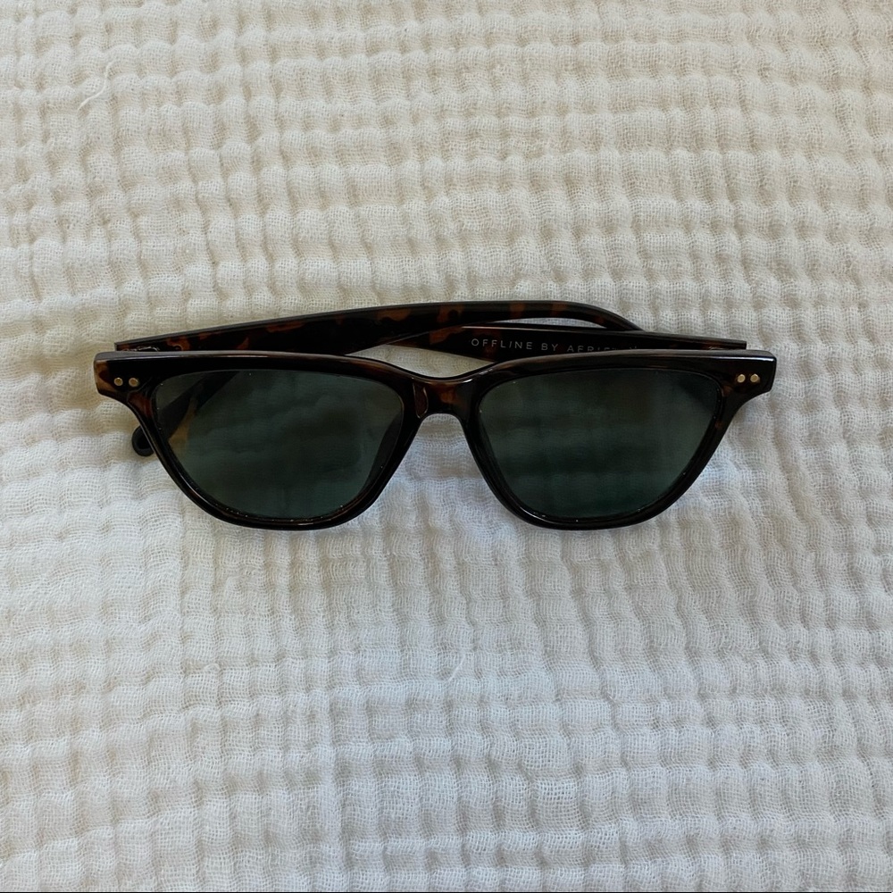 Aerie sunnies